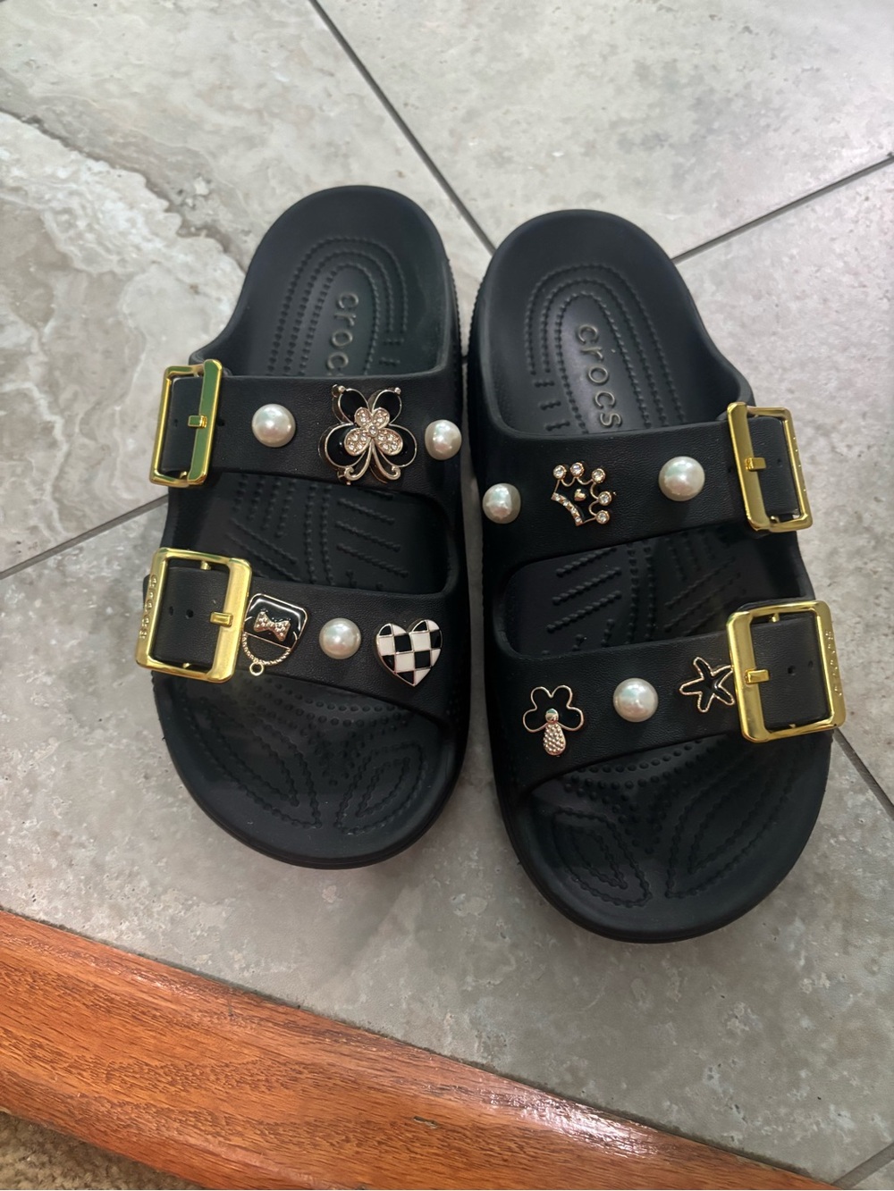 Crocs Saturday Sandals in Black size 7